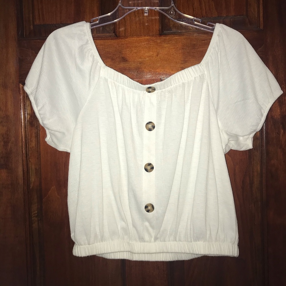 White buttoned,off the shoulder,low-cropped shirt